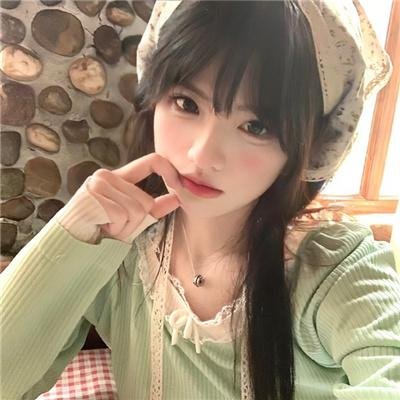 茜色少女